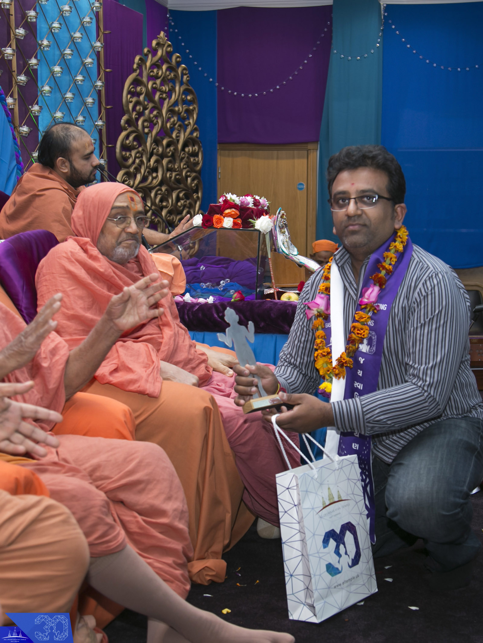 ©1987-2017 SKS Swaminarayan Temple East London